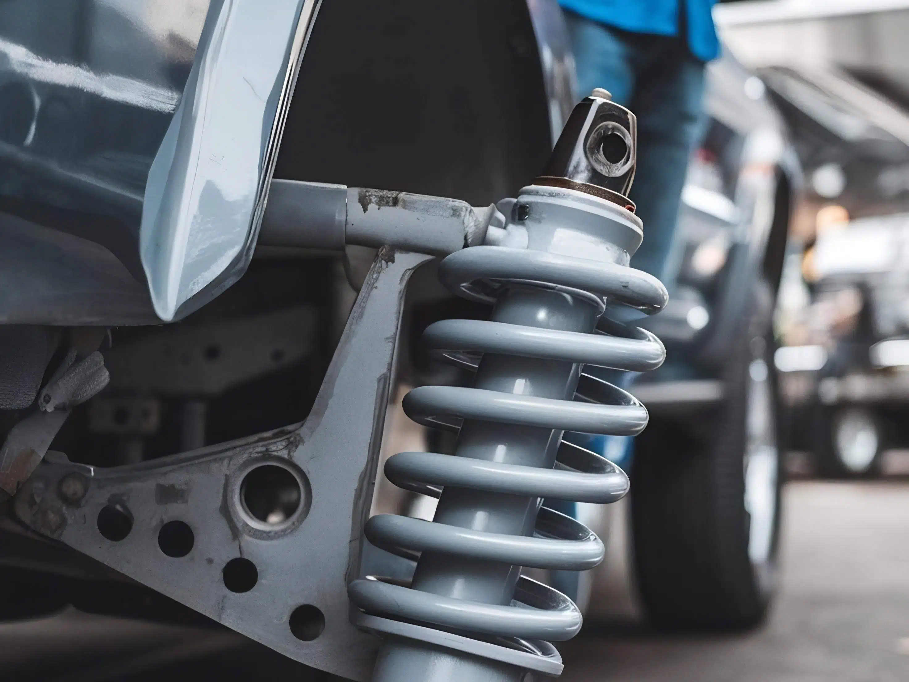 jasa pasang shockbreaker mobil​